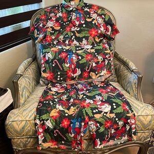 Donald Duck Christmas shorts set.